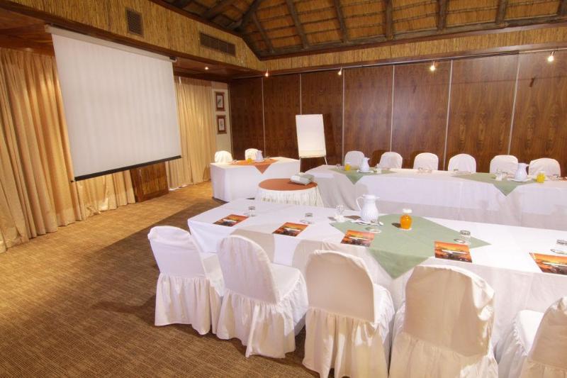 Cresta Mowana Safari Lodge 卡萨内 外观 照片