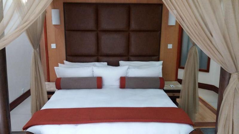 Cresta Mowana Safari Lodge 卡萨内 外观 照片