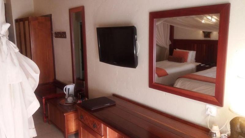 Cresta Mowana Safari Lodge 卡萨内 外观 照片