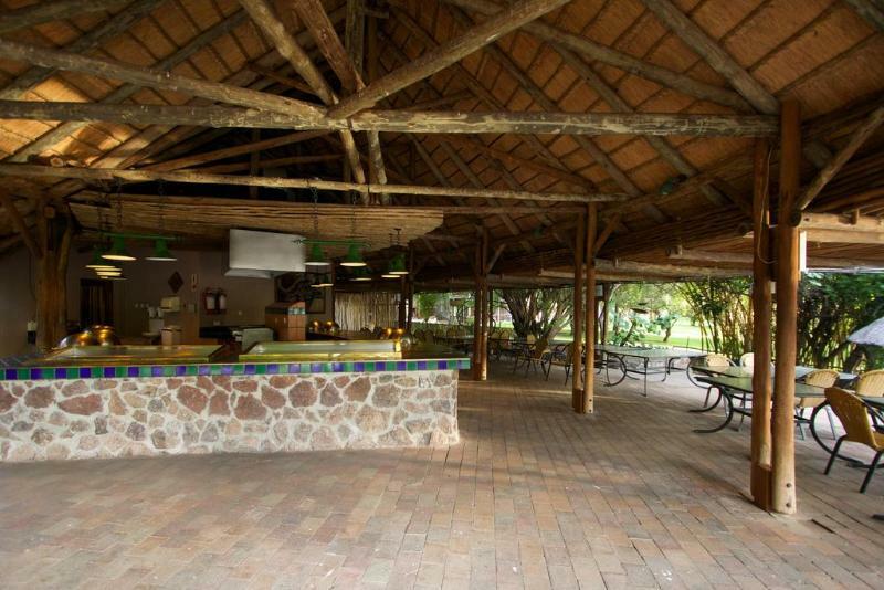 Cresta Mowana Safari Lodge 卡萨内 外观 照片