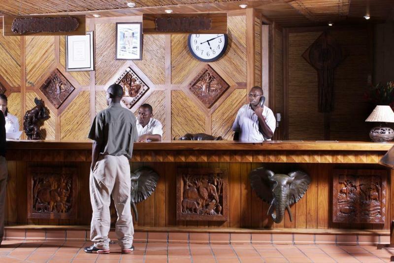 Cresta Mowana Safari Lodge 卡萨内 外观 照片